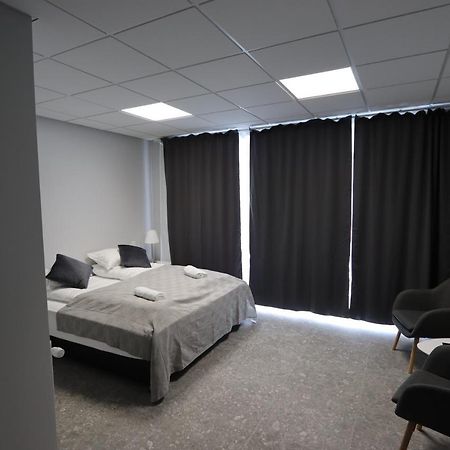 Hotel Tjarna Njarthvik Екстериор снимка