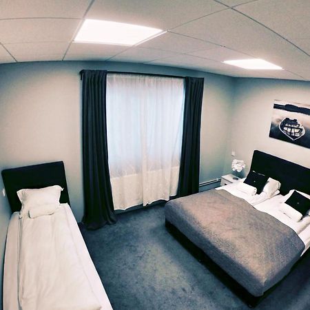 Hotel Tjarna Njarthvik Екстериор снимка