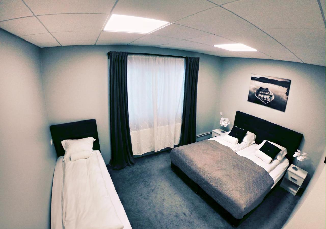 Hotel Tjarna Njarthvik Екстериор снимка