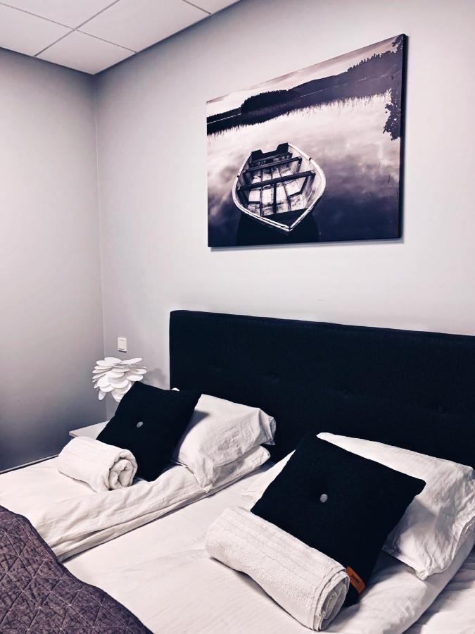 Hotel Tjarna Njarthvik Екстериор снимка