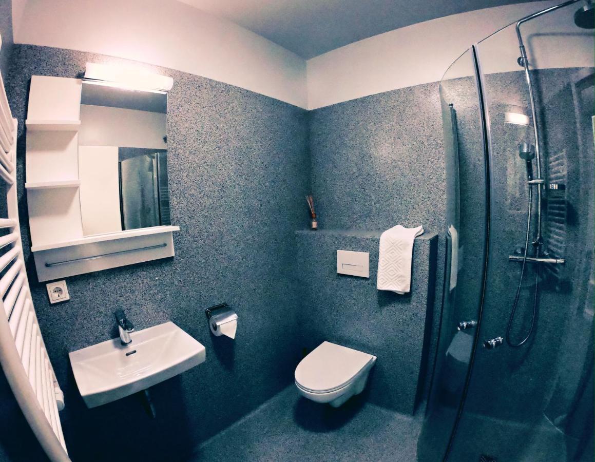 Hotel Tjarna Njarthvik Екстериор снимка