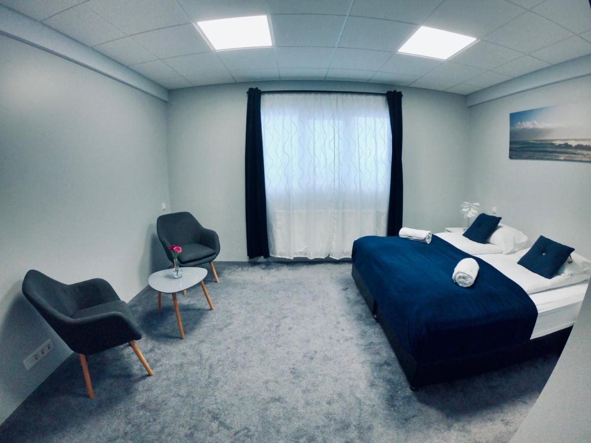 Hotel Tjarna Njarthvik Екстериор снимка